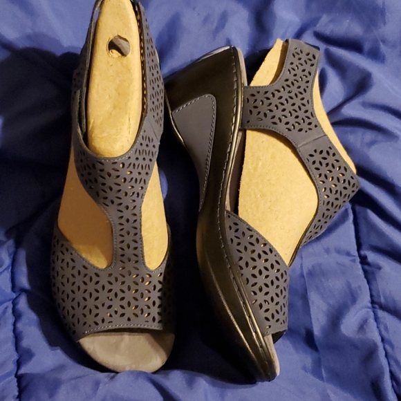 JBU blue sandals with velcro closure - Picture 4 of 6